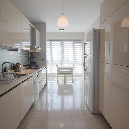 Charming 3bdr For A Memorable Lejlighed